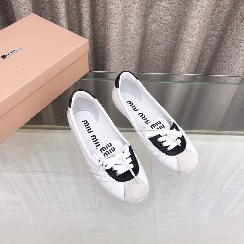 Miu Miu Lace-up Leather Ballet Flats White And Black