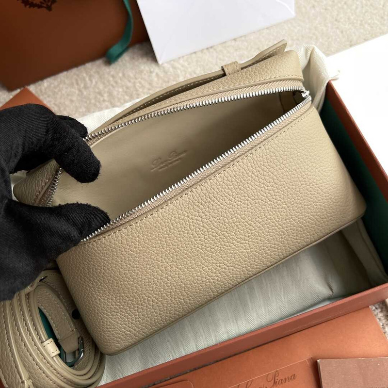 Loro Piana Extra Pocket L19 Pounch In Beige