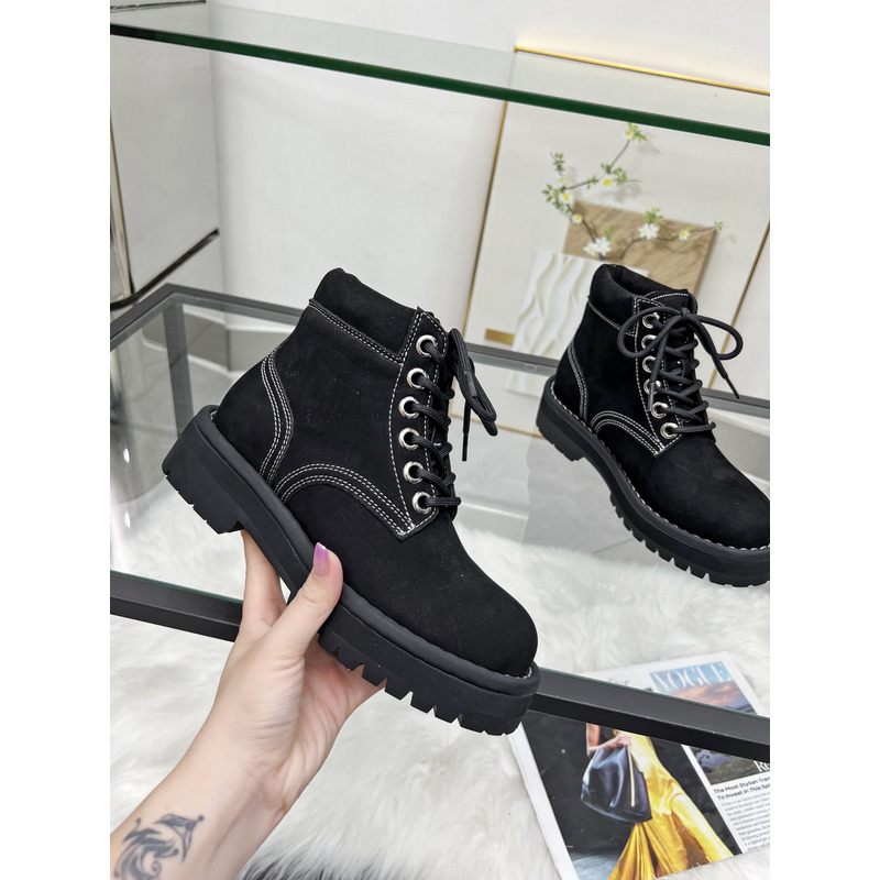 Ce**e lace-up boot in nubuck calfskin black