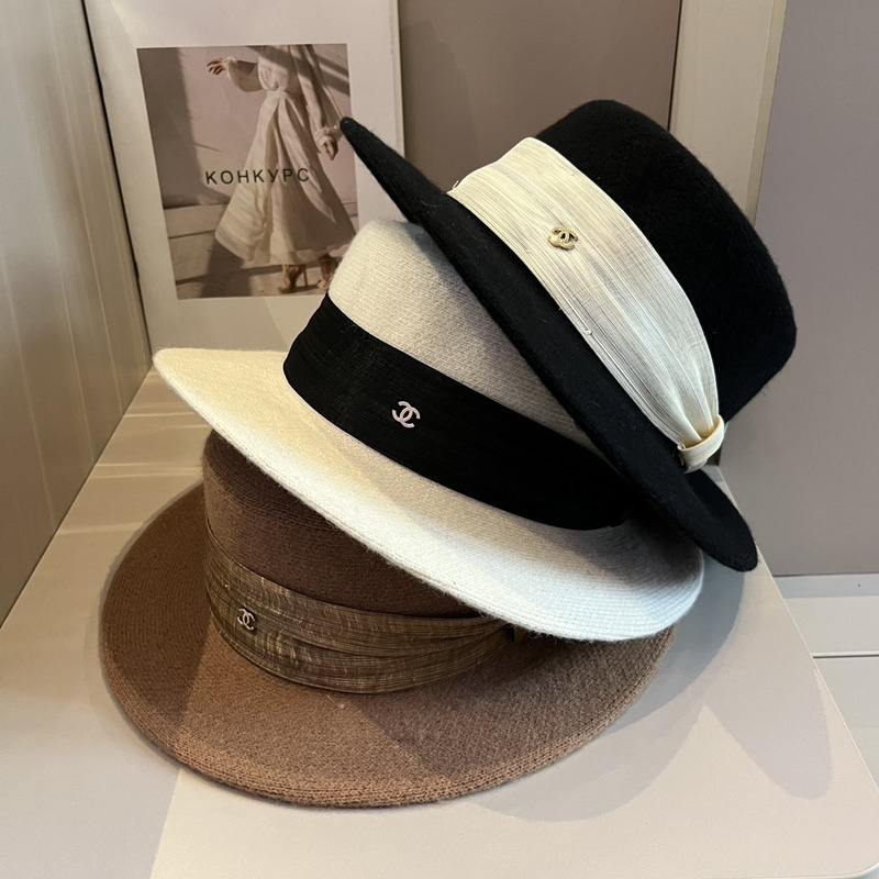 Ch*el wool hat black and white