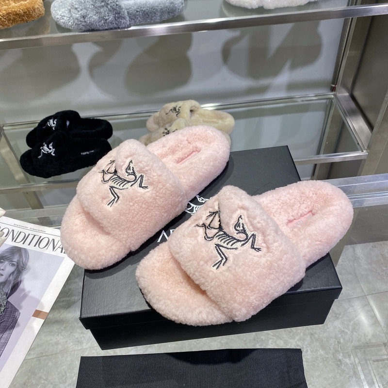 Arcteryx Fur Slides Pink