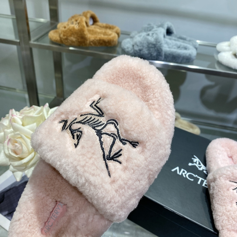 Arcteryx Fur Slides Pink