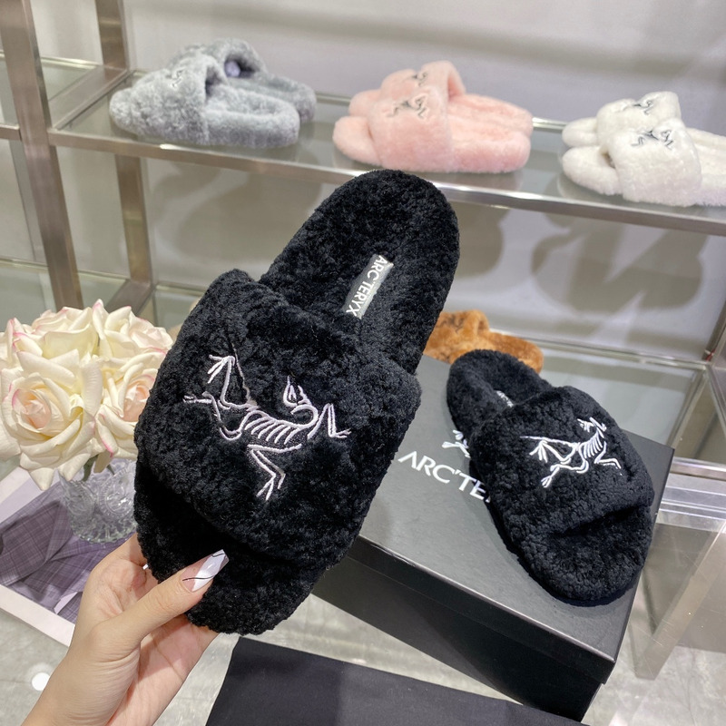 Arcteryx Fur Slides Black