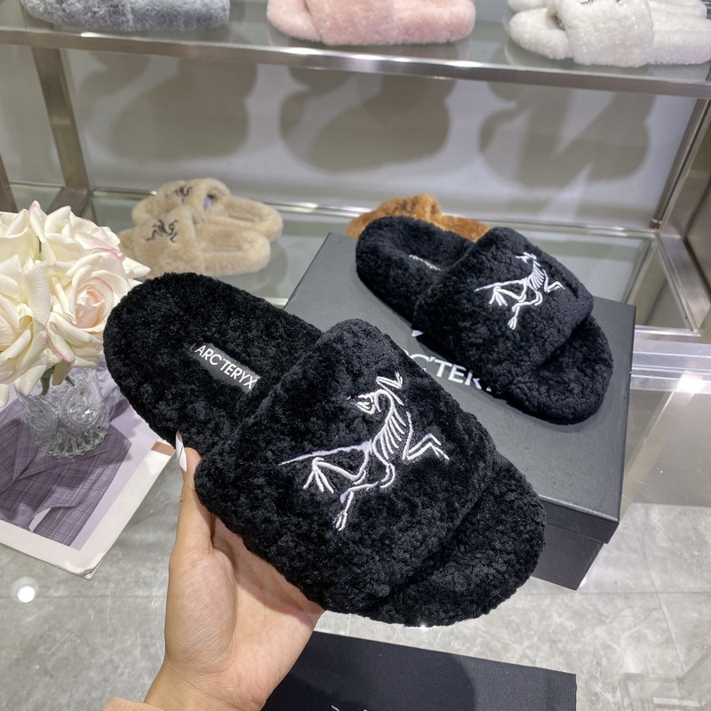 Arcteryx Fur Slides Black