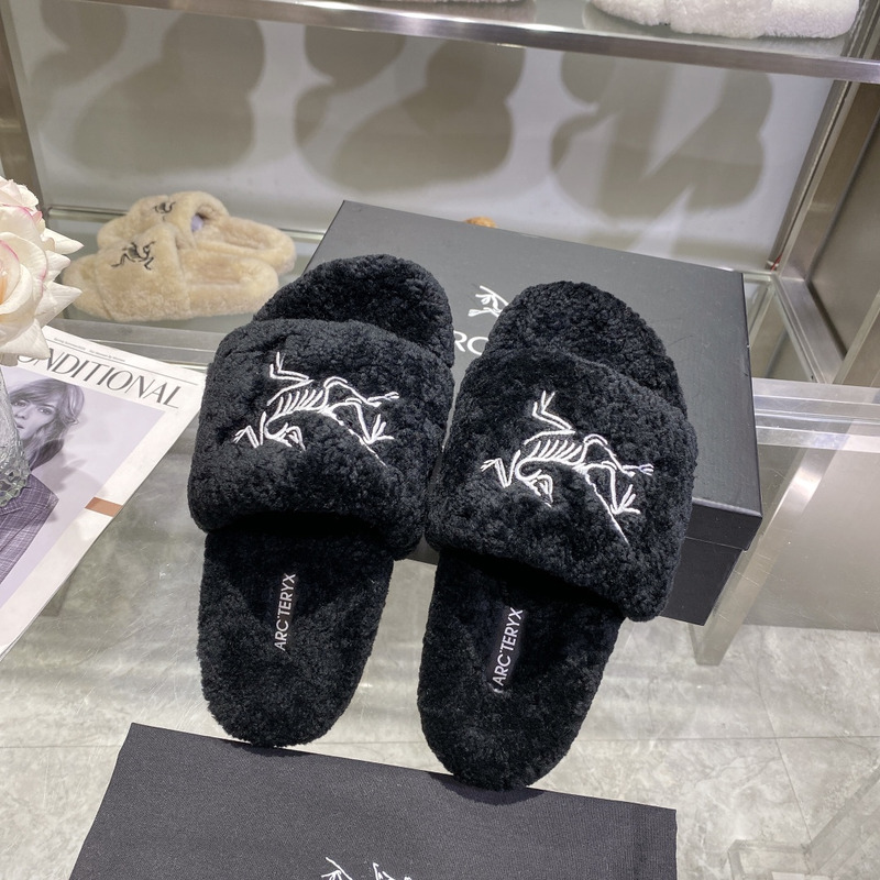 Arcteryx Fur Slides Black