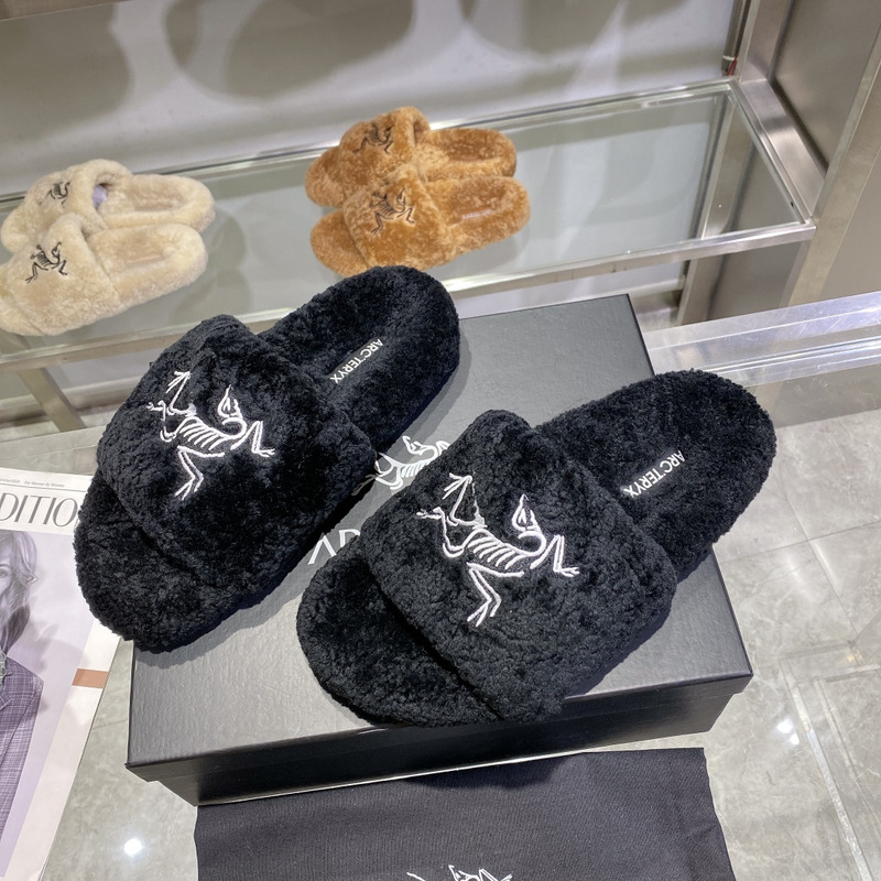 Arcteryx Fur Slides Black