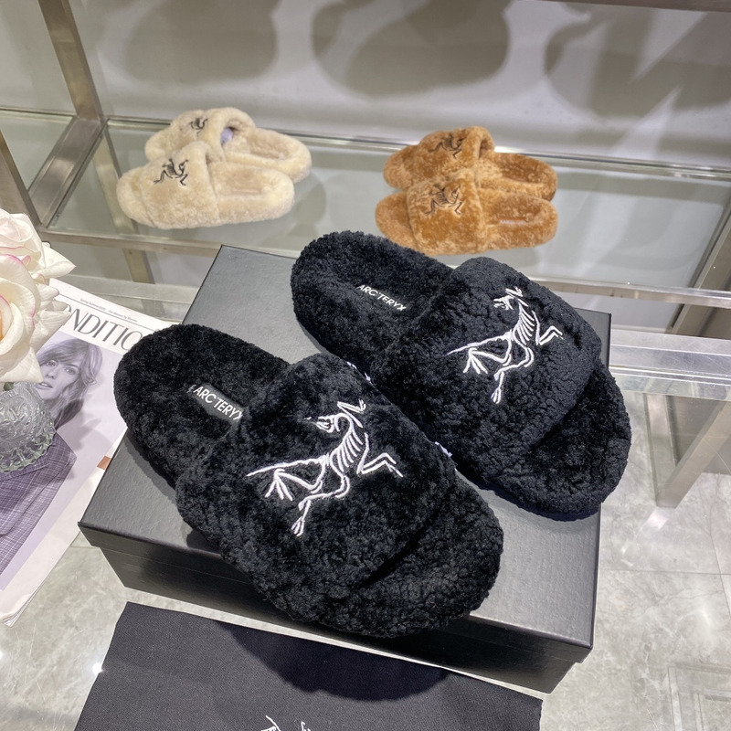 Arcteryx Fur Slides Black