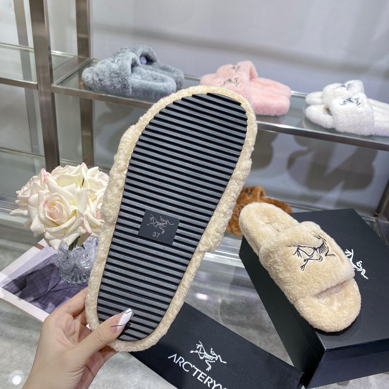 Arcteryx Fur Slides Beige