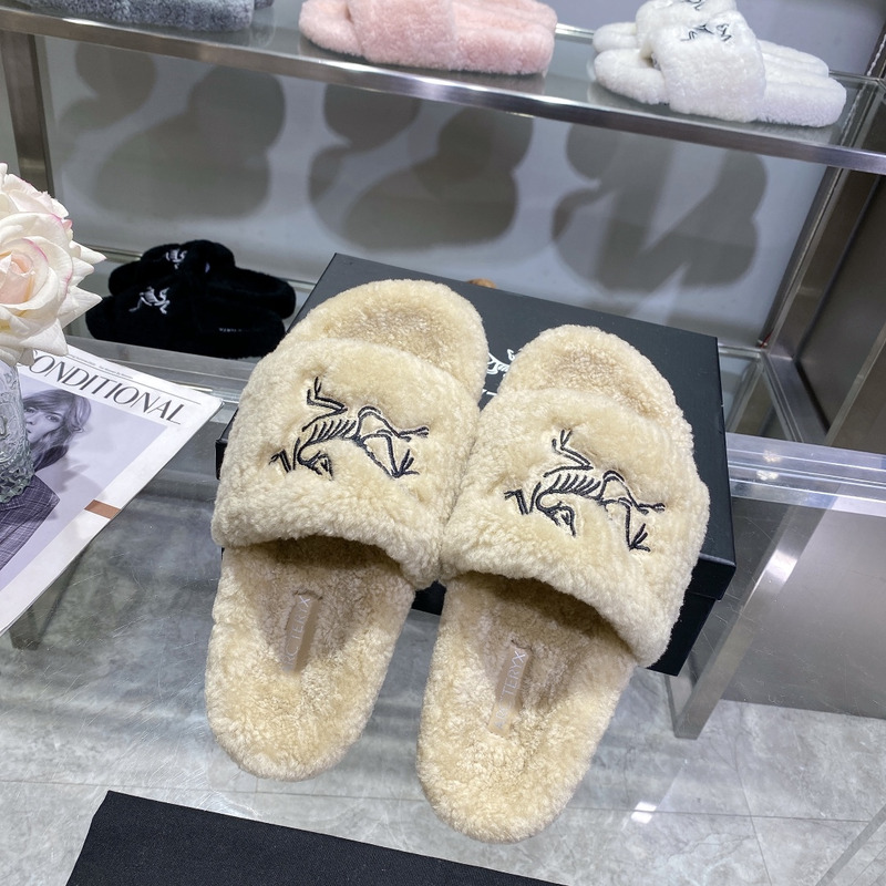 Arcteryx Fur Slides Beige