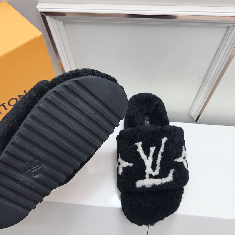 l**is V*t*n paseo flat comfort mules black