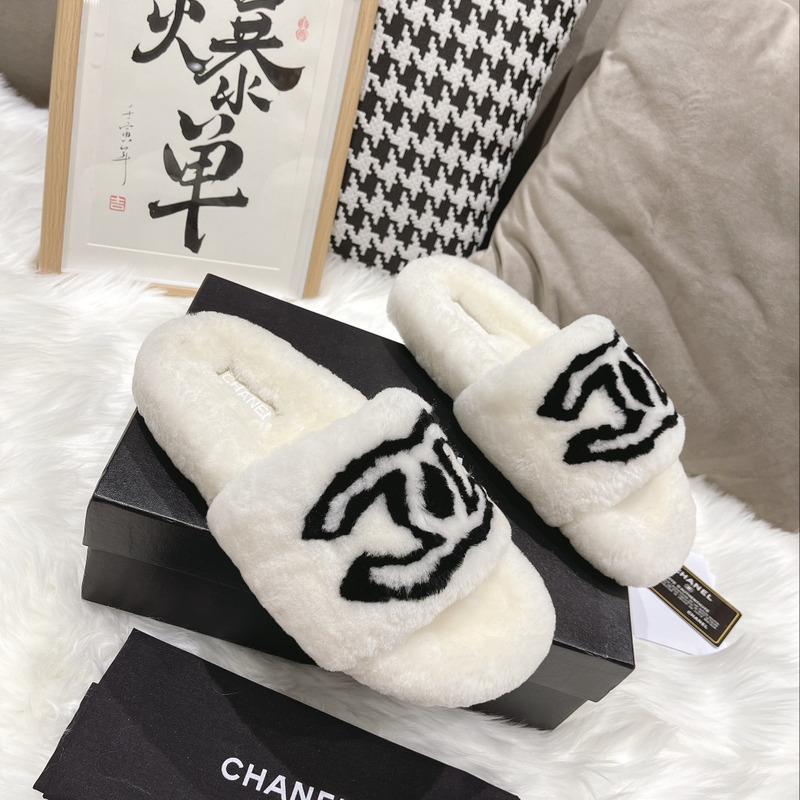 Ch*el cc fur slides white