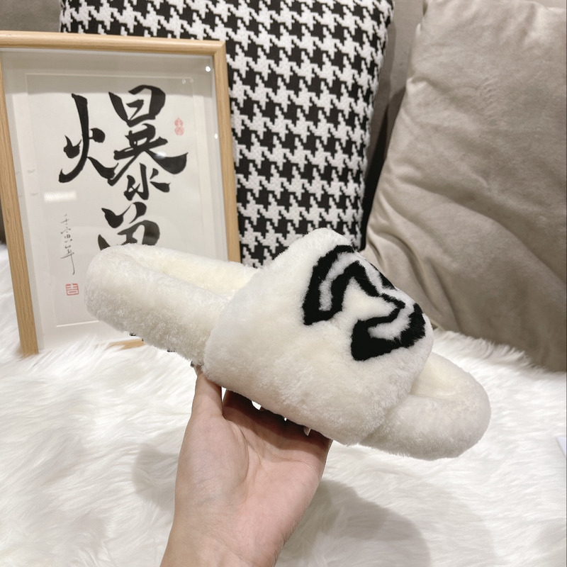 Ch*el cc fur slides white