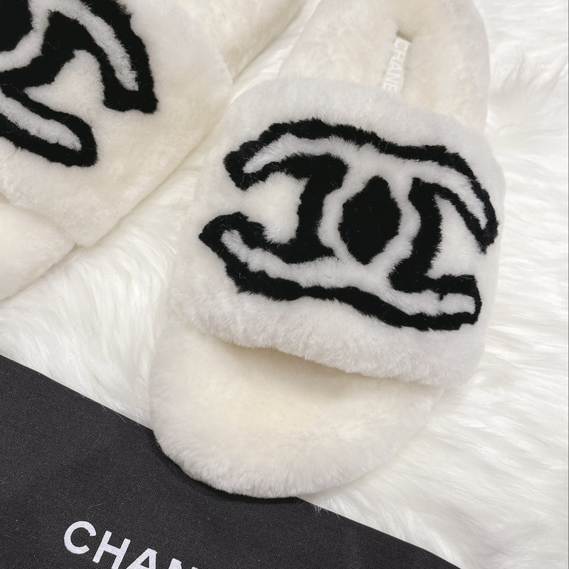 Ch*el cc fur slides white