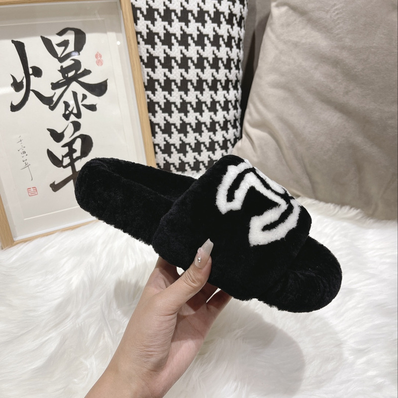 Ch*el cc fur slides black