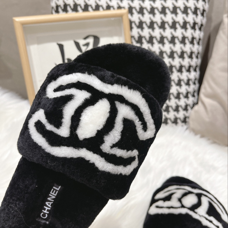 Ch*el cc fur slides black