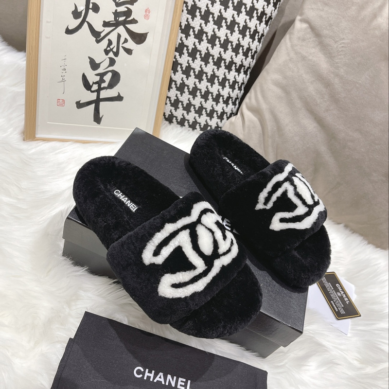 Ch*el cc fur slides black