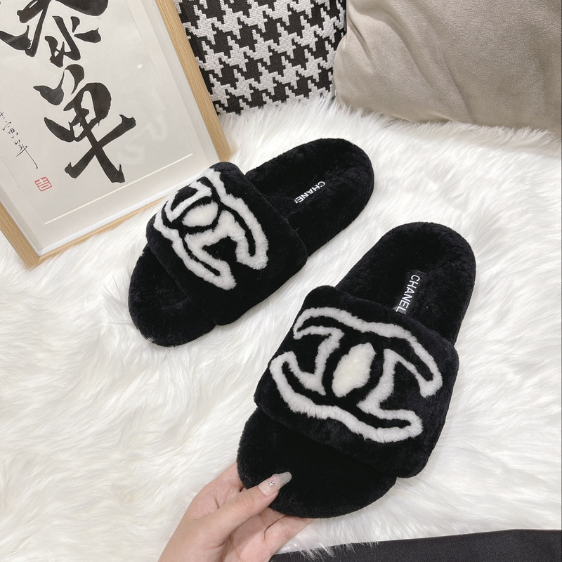 Ch*el cc fur slides black