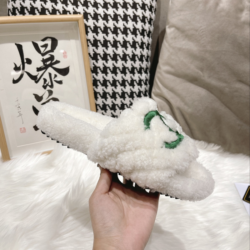 Ch*el cc fur slides white