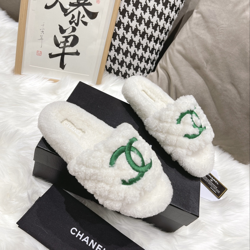 Ch*el cc fur slides white