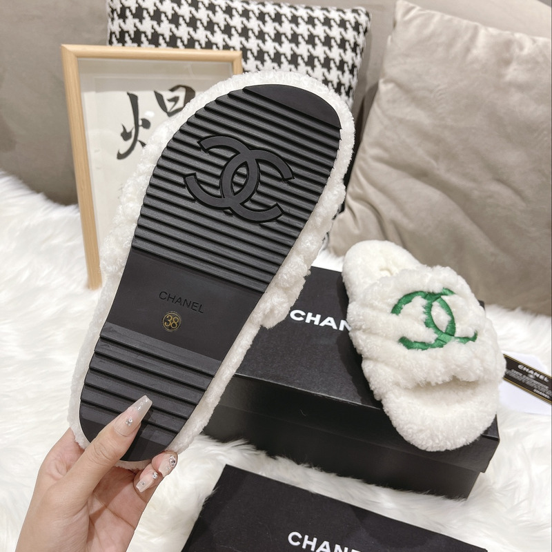 Ch*el cc fur slides white