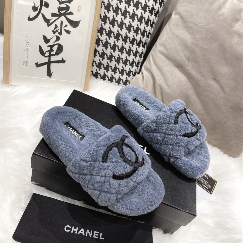 Ch*el cc fur slides blue