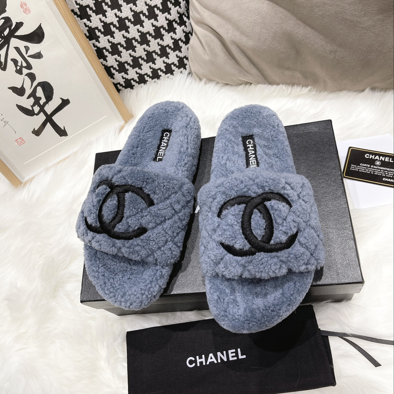 Ch*el cc fur slides blue