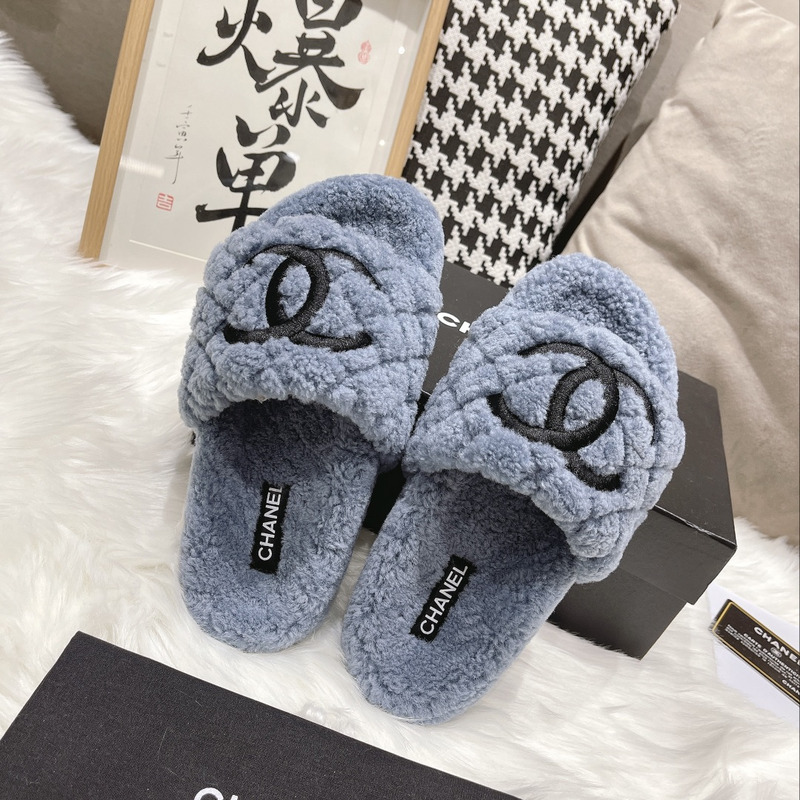 Ch*el cc fur slides blue