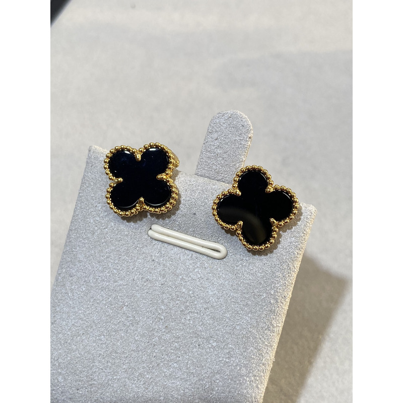 Van Cleef & Arpels Earrings Gold And Black