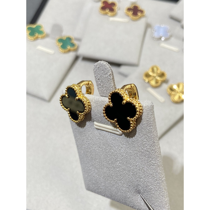 Van Cleef & Arpels Earrings Gold And Black