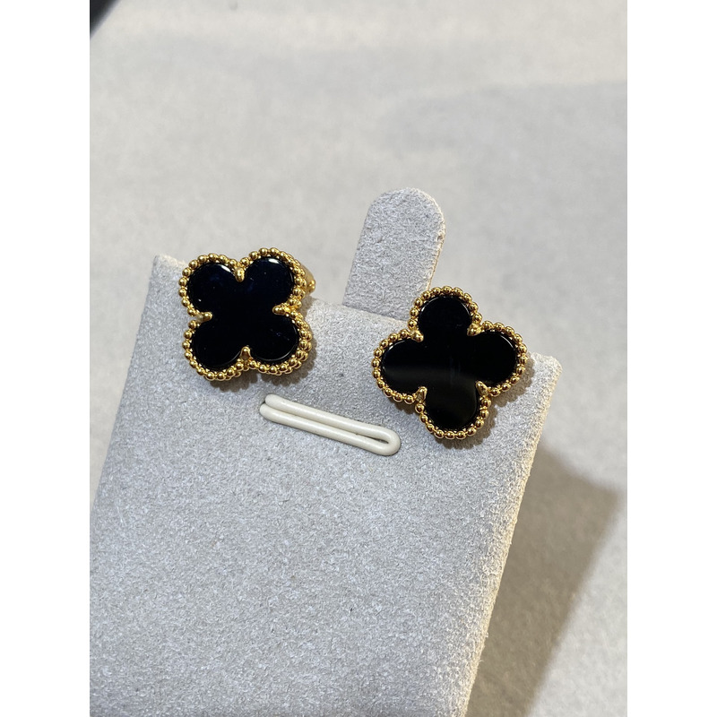 Van Cleef & Arpels Earrings Gold And Black