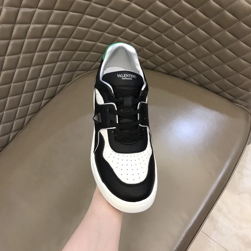 Valentino Freedots Low Top Sneaker Calfsin In Black