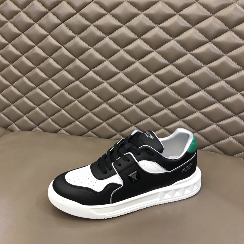 Valentino Freedots Low Top Sneaker Calfsin In Black