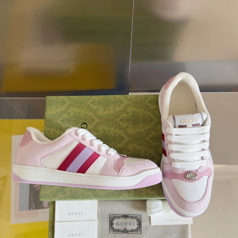 G*u*i low top sneaker white and pink