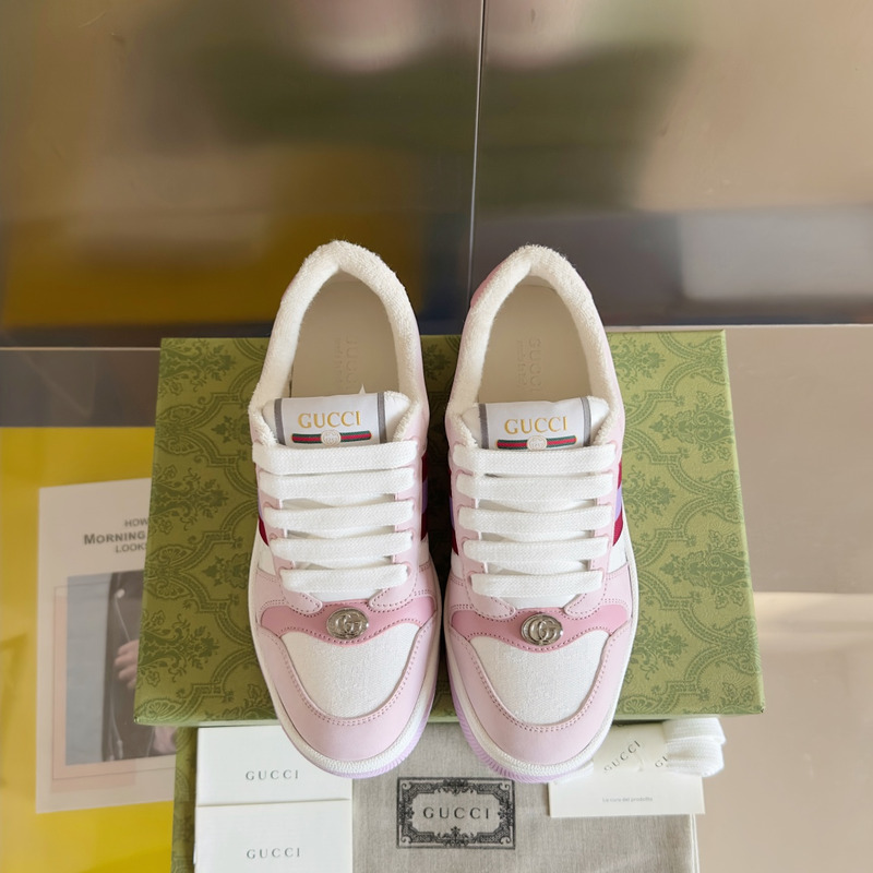 G*u*i low top sneaker white and pink