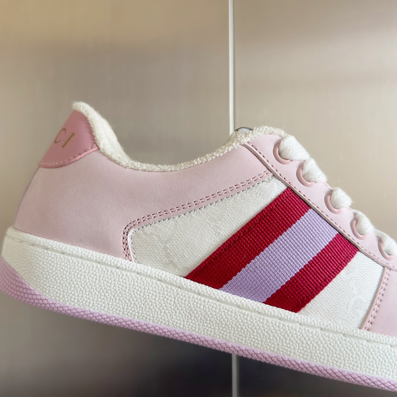 G*u*i low top sneaker white and pink