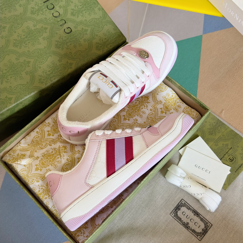 G*u*i low top sneaker white and pink