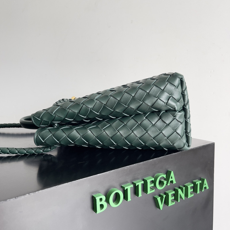 Bo*te*ga ve*ne*ta andiamo medium leather tote green