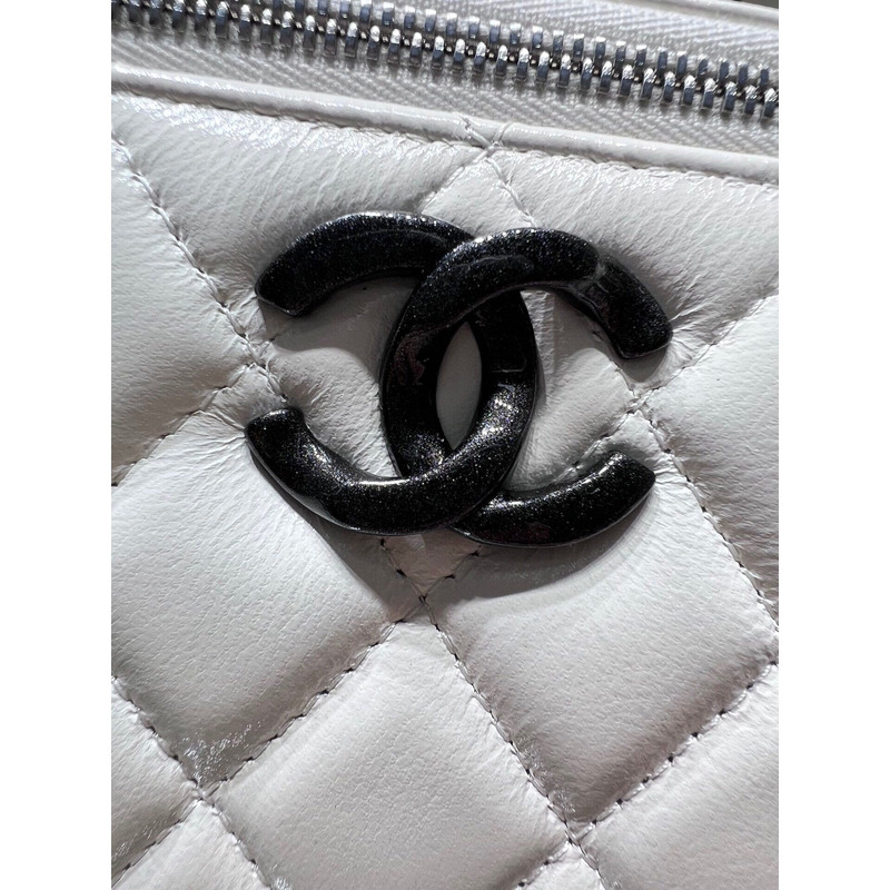 Ch*el shiny crumpled calfskin quilted crystal top handle vanity case with chain white