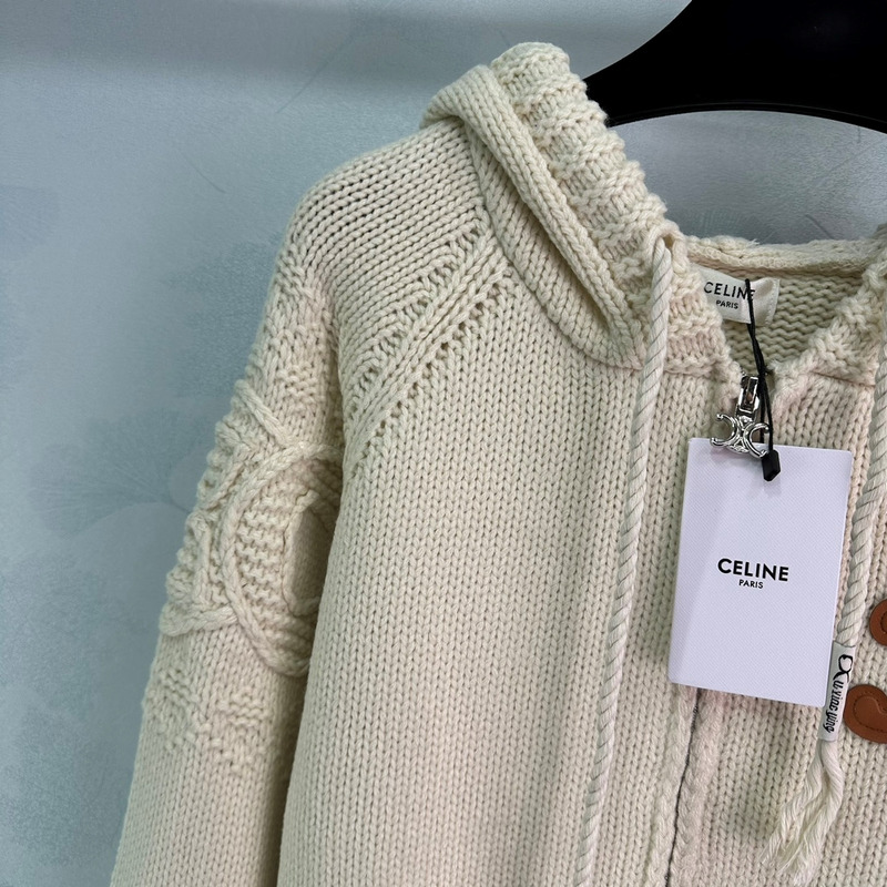 Ce**e triomphe hooded sweater in wool beige