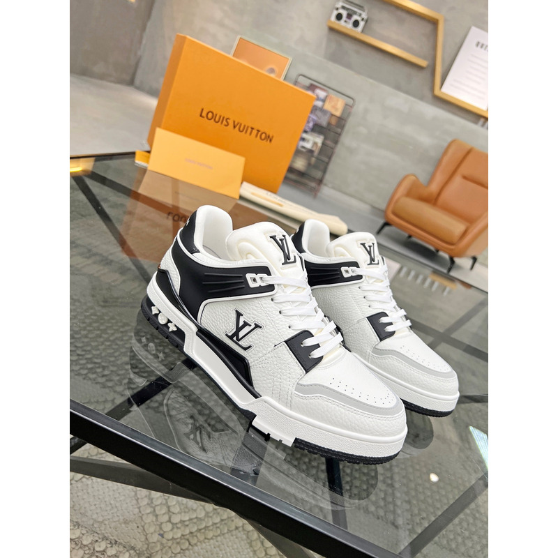 l**is V*t*n trainer sneaker black&white