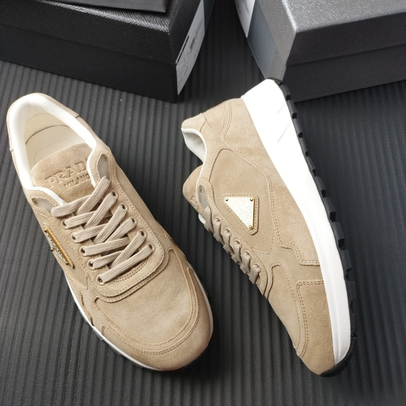 Pra*a suede sneakers beige