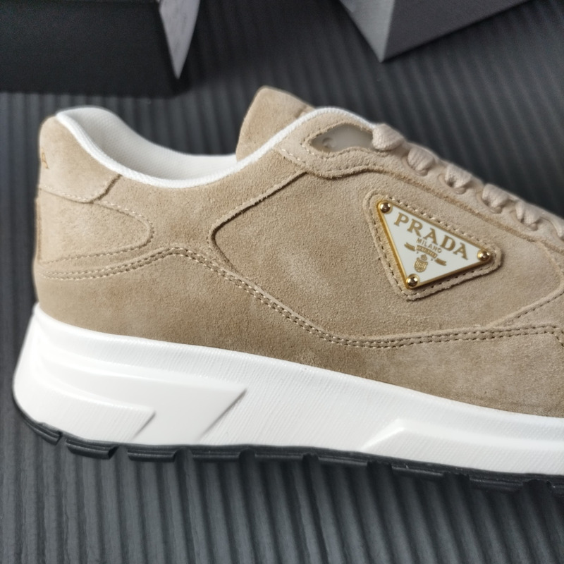 Pra*a suede sneakers beige