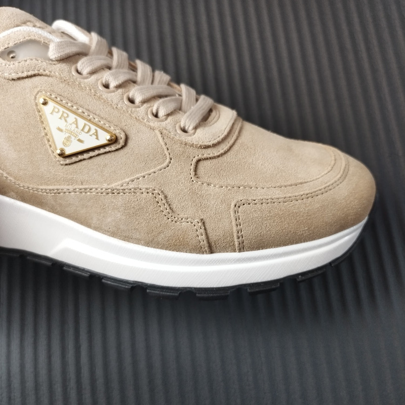 Pra*a suede sneakers beige