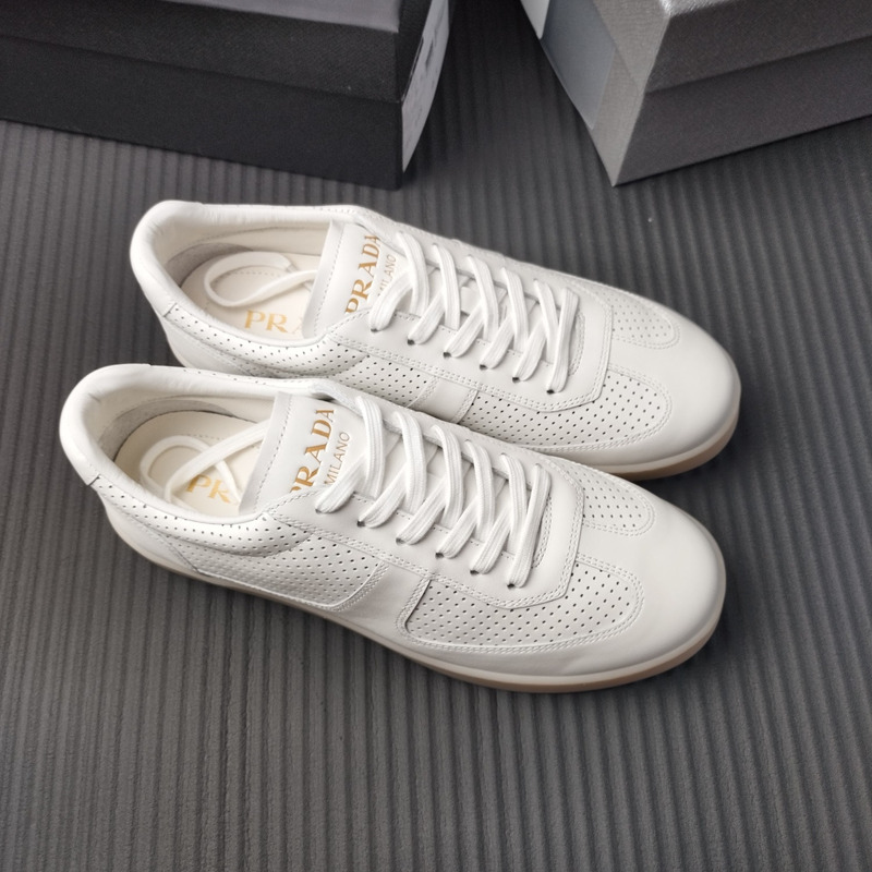 Pra*a leather sneaker white