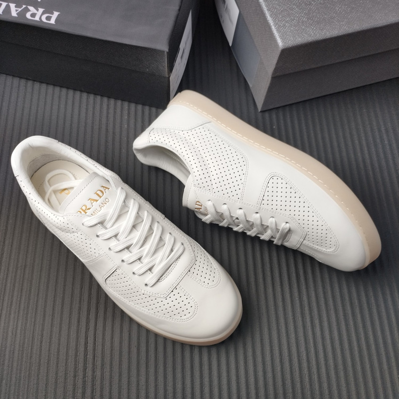 Pra*a leather sneaker white