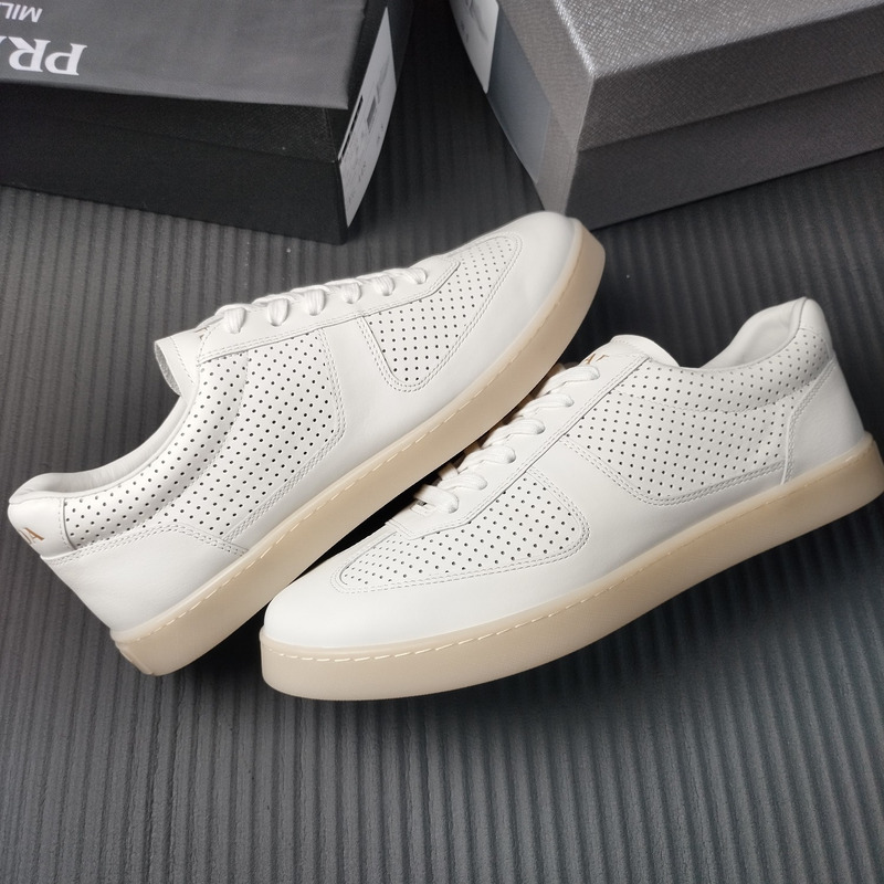 Pra*a leather sneaker white