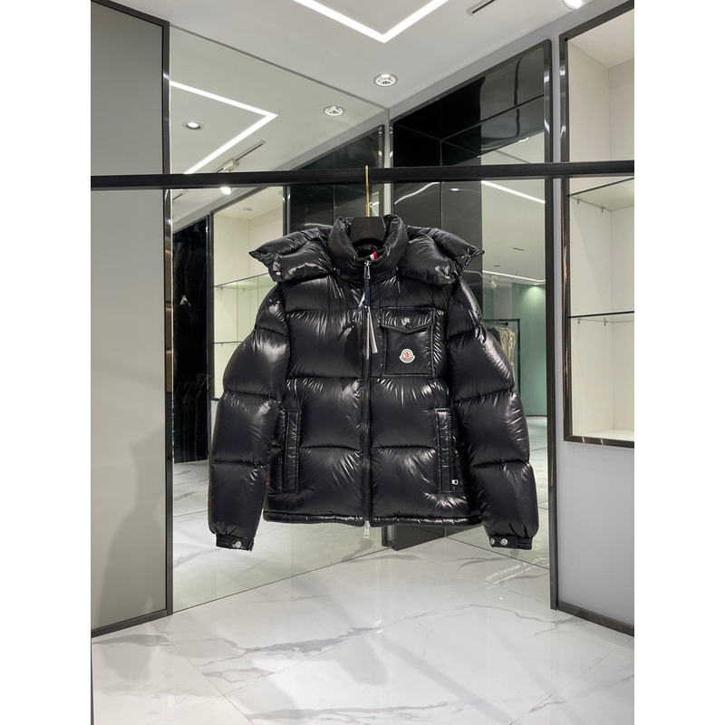 Moncler Montbeliard Short Down Jacket Black