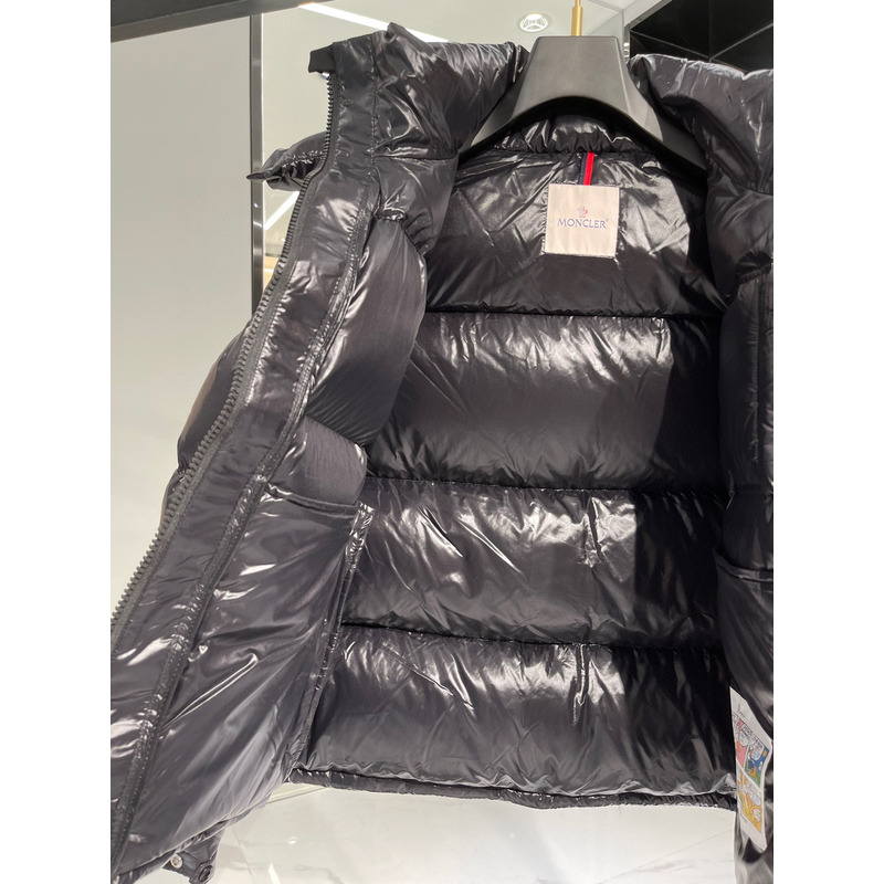 Moncler Montbeliard Short Down Jacket Black