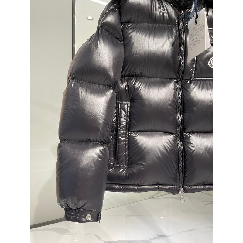 Moncler Montbeliard Short Down Jacket Black