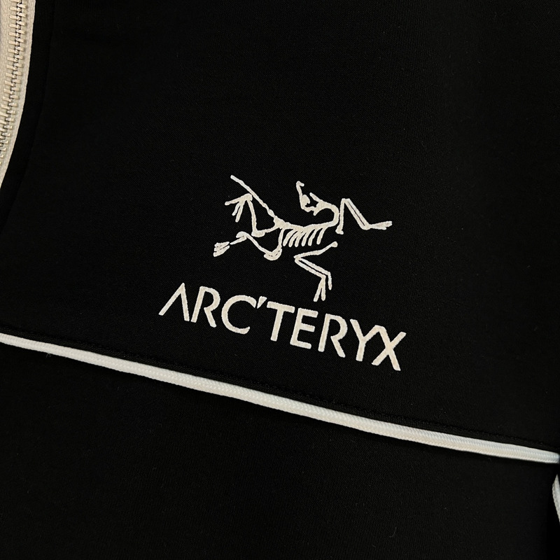 Arcteryx Logo Print Zip-up Tracksuits Black&White